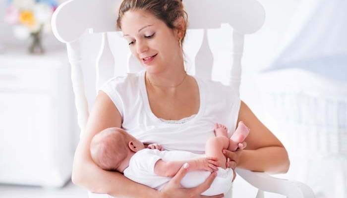 Чим корисне грудне вигодовування малюка: цікаві факти