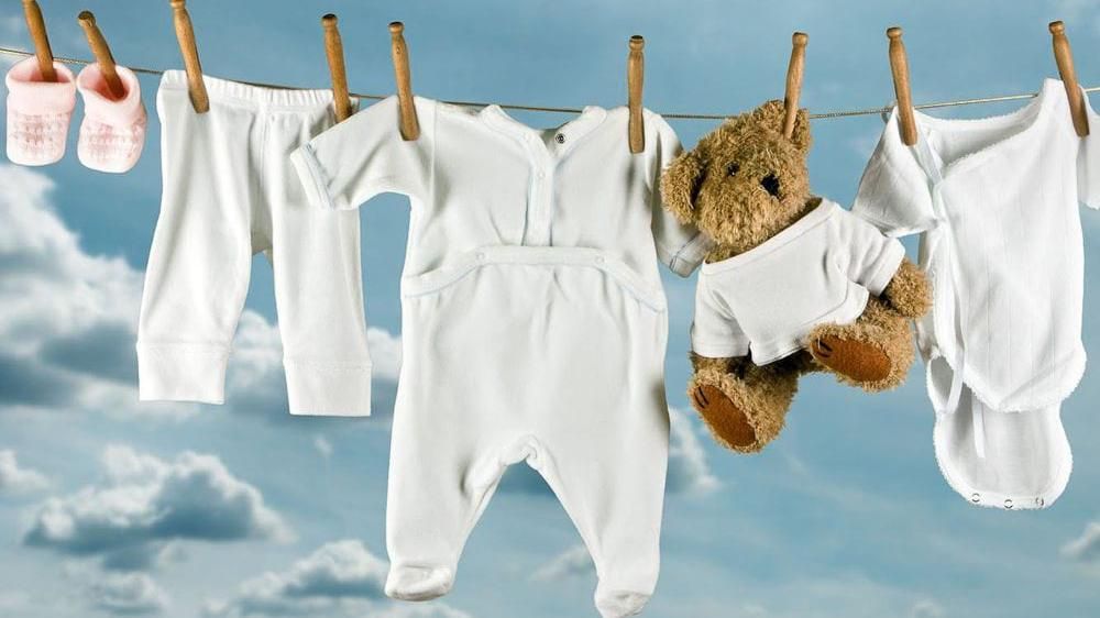 Як правильно прати дитячий одяг: корисні поради