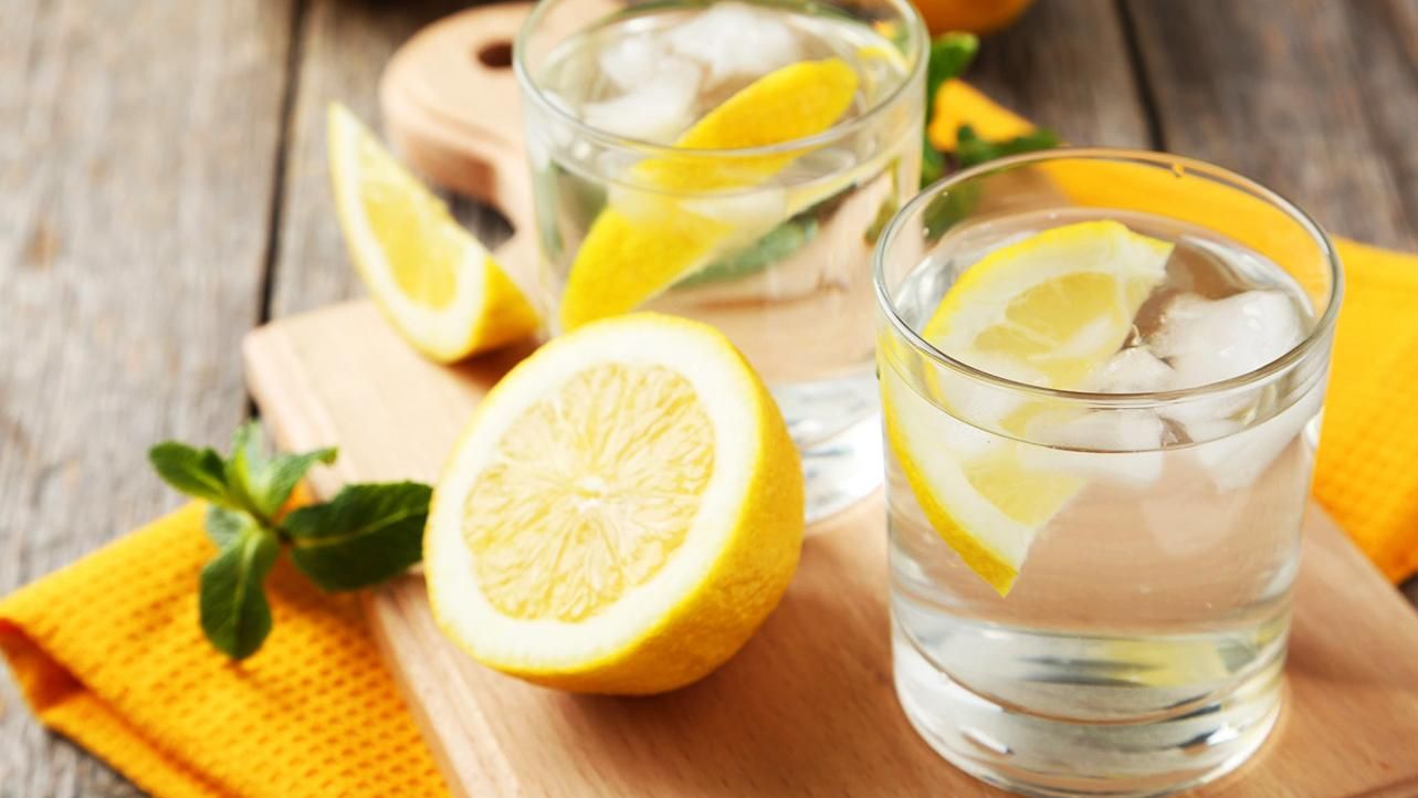 7 випадків, коли варто пити воду з лимоном