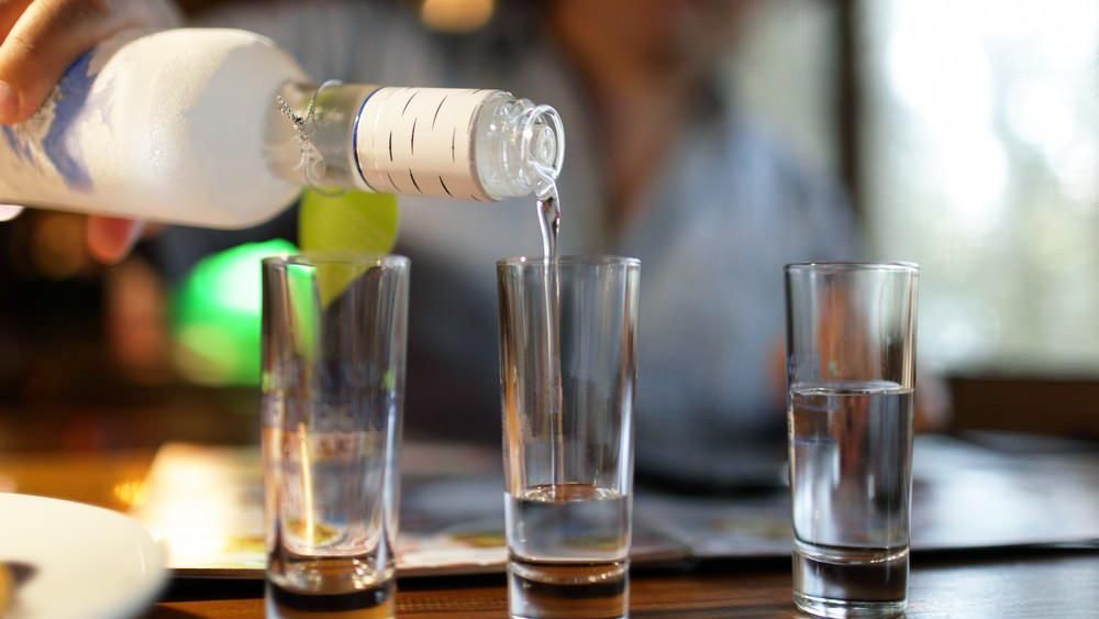 Чем водка полезнее других алкогольных напитков: ответ врача