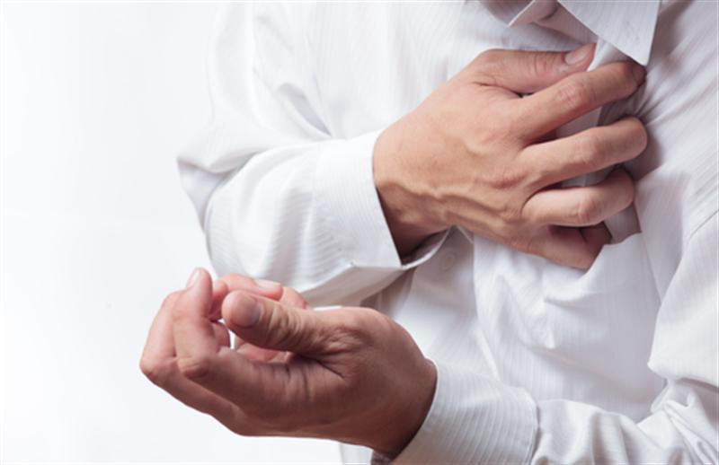 Вчені назвали основні сигнали, які можуть спровокувати серцевий напад