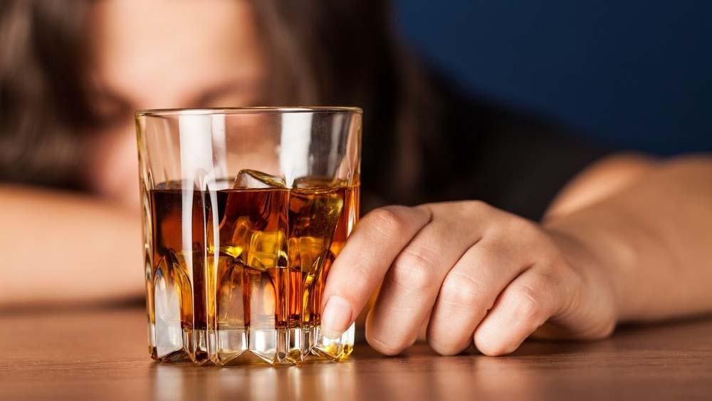 Отравление алкоголем – симптомы, первая помощь при отравлении