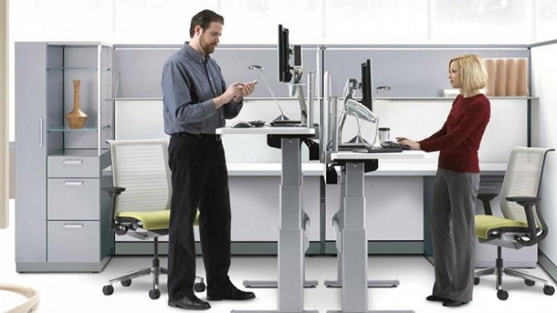 Це новий рак: чому в Apple співробітники працюють стоячи Це новий рак: чому в Apple співробітники працюють стоячи