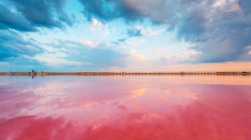 Рожеве озеро на Херсонщині: які лікувальні властивості має водойма