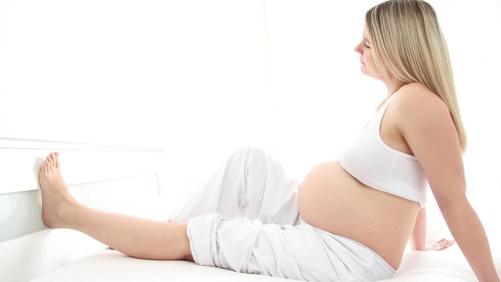 Набряки при вагітності: що робити, причини і як позбутися