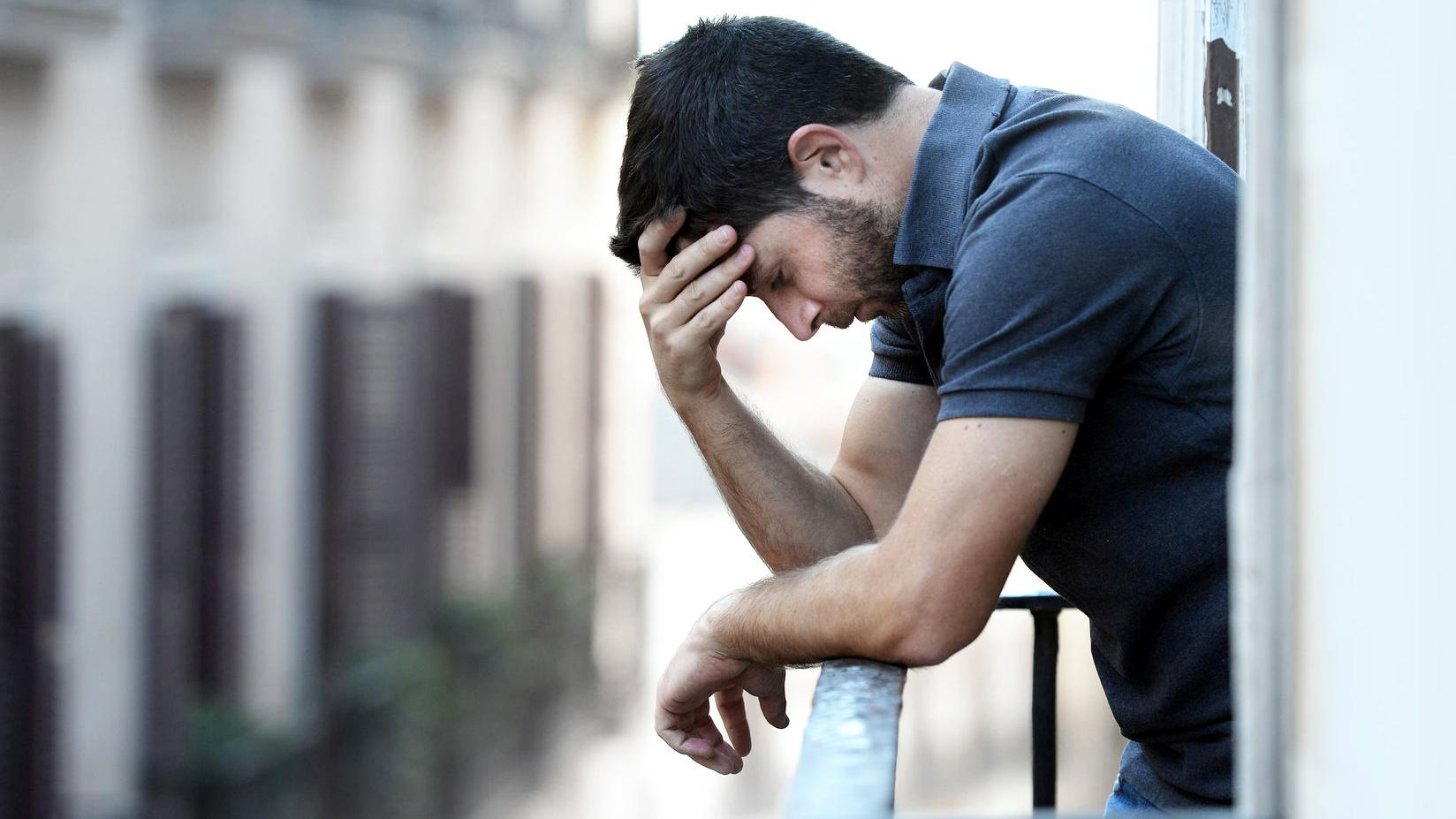 Почему мужчины живут меньше женщин: объяснения ученых