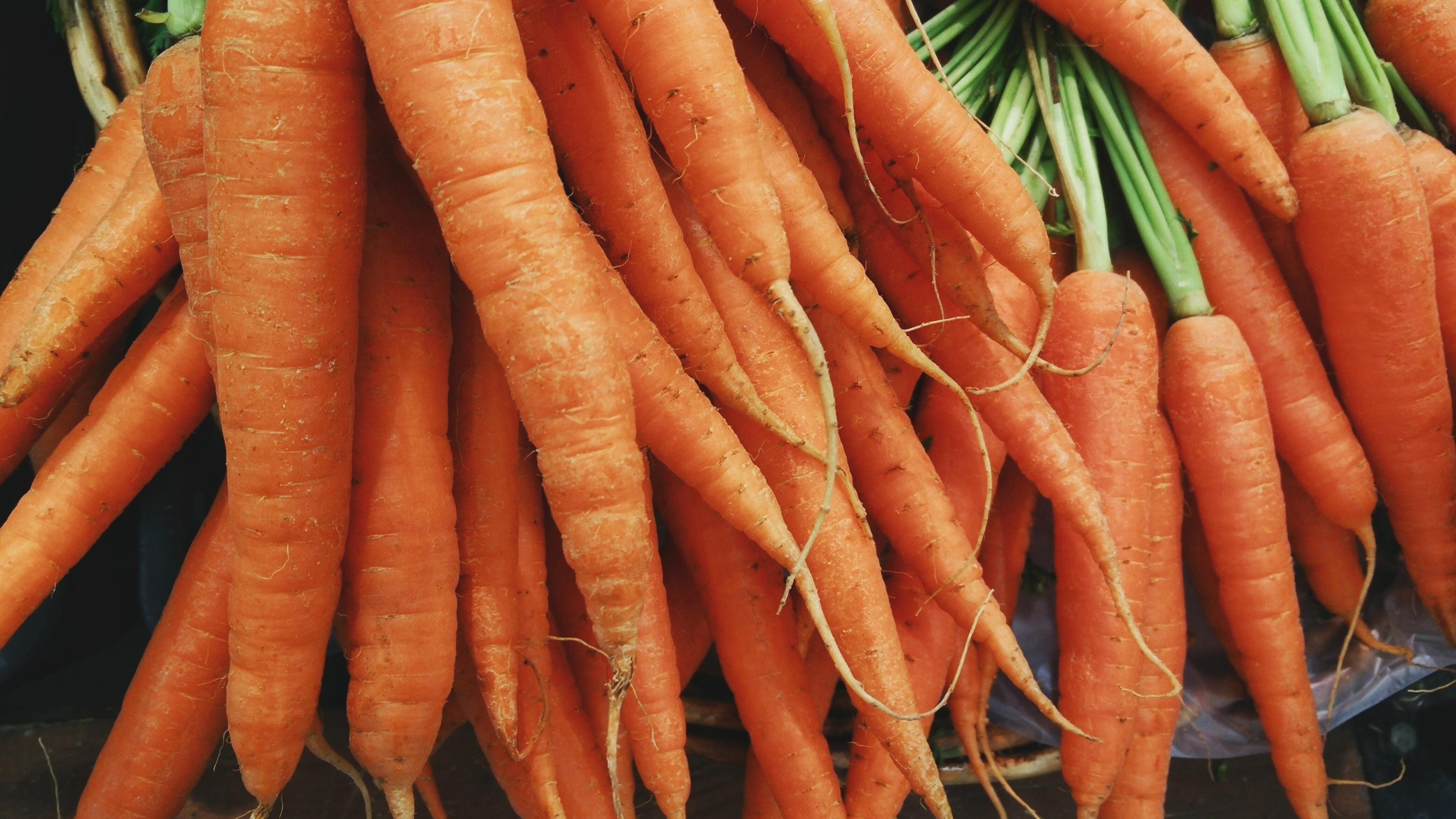 Почему нельзя есть сырую раннюю морковь: объяснение эксперта
