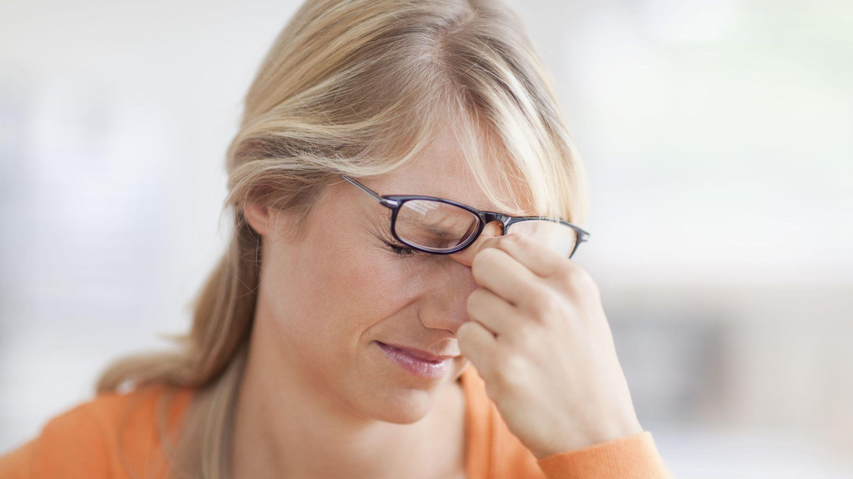 О чем говорит пульсирующая боль в глазах