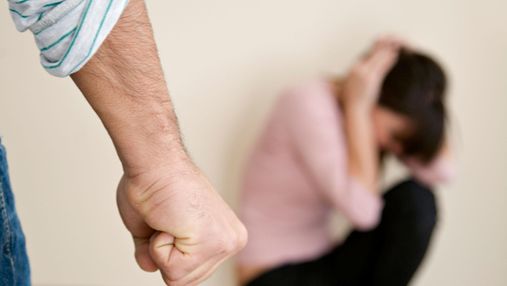 Психолог назвав причину домашнього насильства