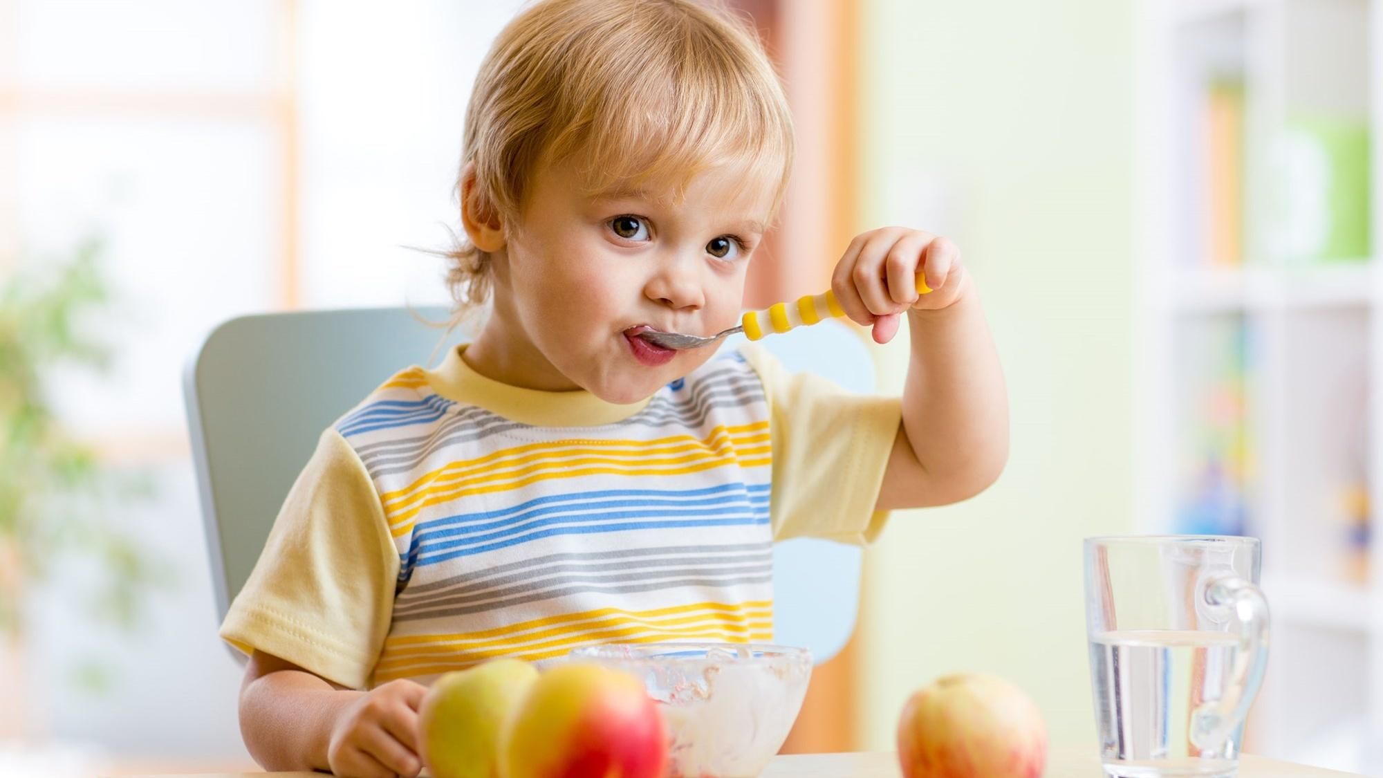 Що не можна давати дітям на сніданок - топ-5 продуктів