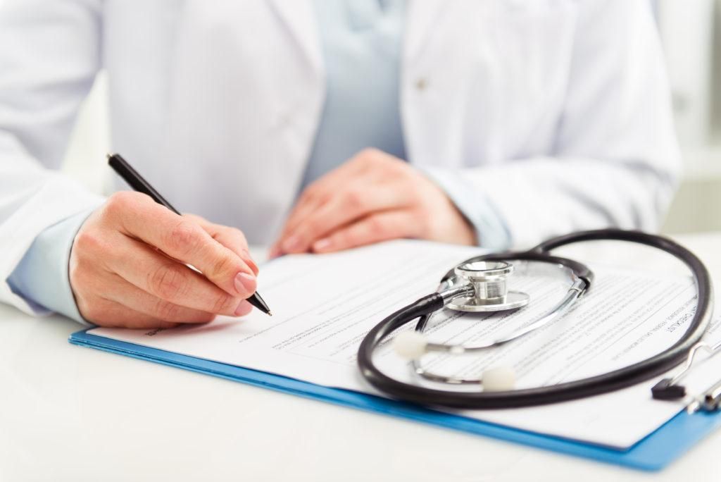 Сколько медучреждений подали заявки на заключение договоров с Национальной службой здоровья