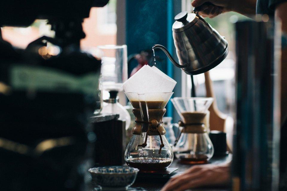 Как количество выпитых чашек кофе влияет на здоровье: неожиданные свойства