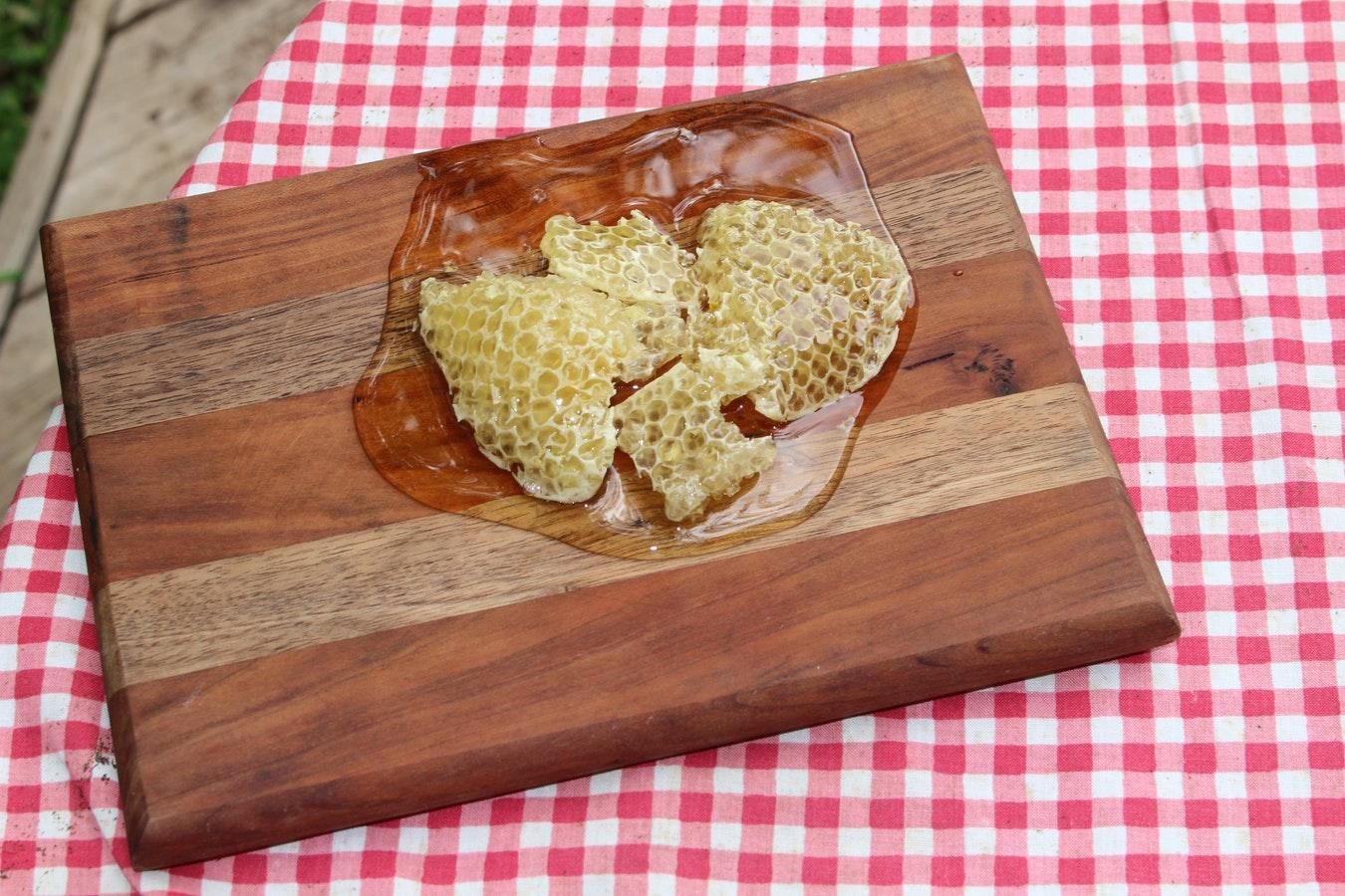 Мед - користь і шкода меду для здоров'я, факти про мед
