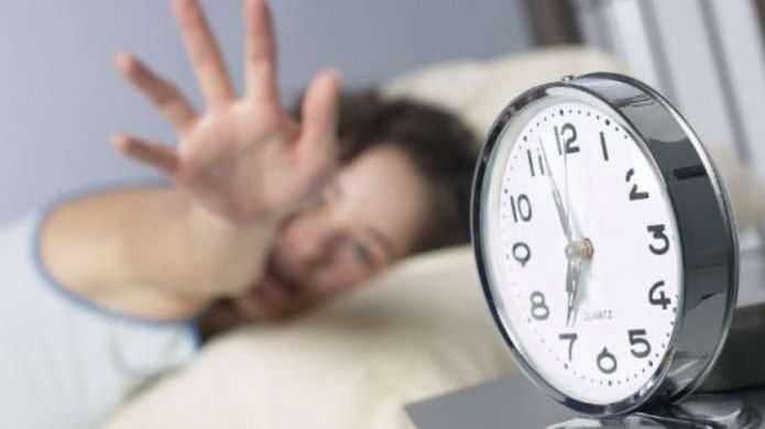 Вчені підтвердили популярний міф про прокидання 