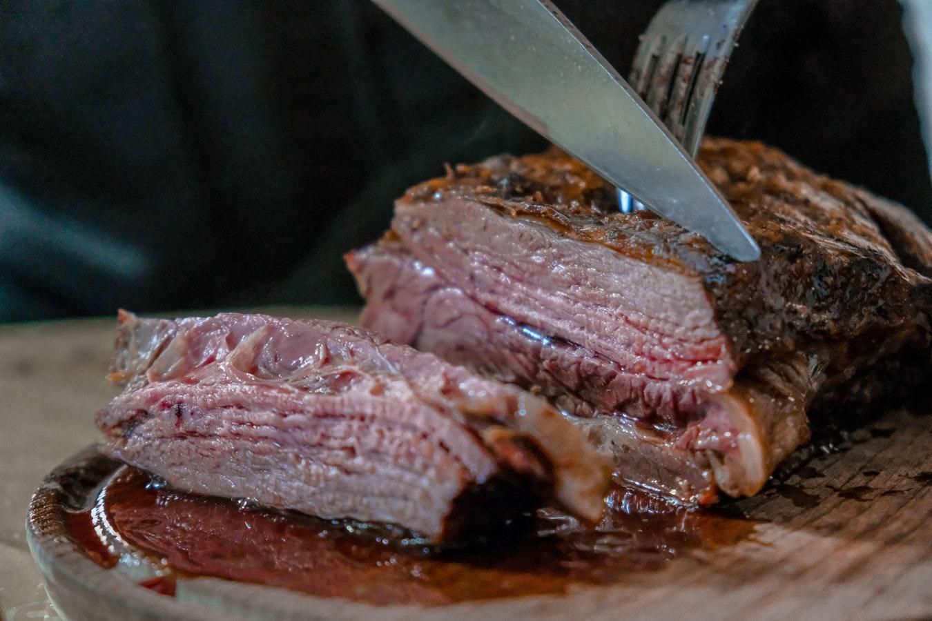 Красное мясо: вред, кому и почему нельзя есть красное мясо