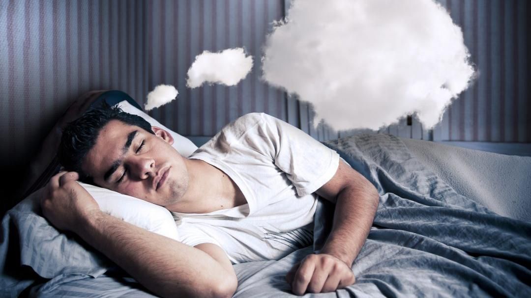 Чому люди бачать дивні сни у спеку