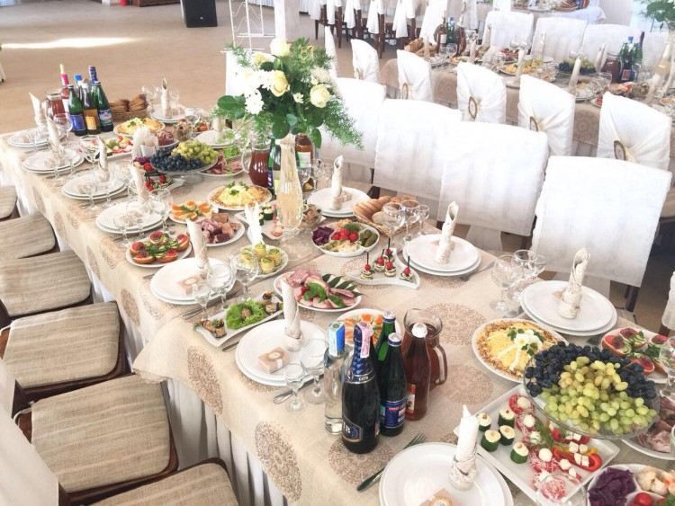 У ресторані нардепа на Волині знову сталося масове отруєння У ресторані нардепа на Волині знову сталося масове отруєння