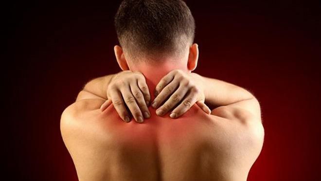 Чому болить шия: симптоми корінцевого синдрому