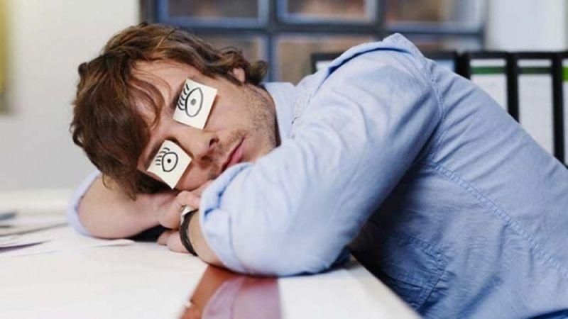 Як хронічне недосипання впливає на гени: несподівана ознака
