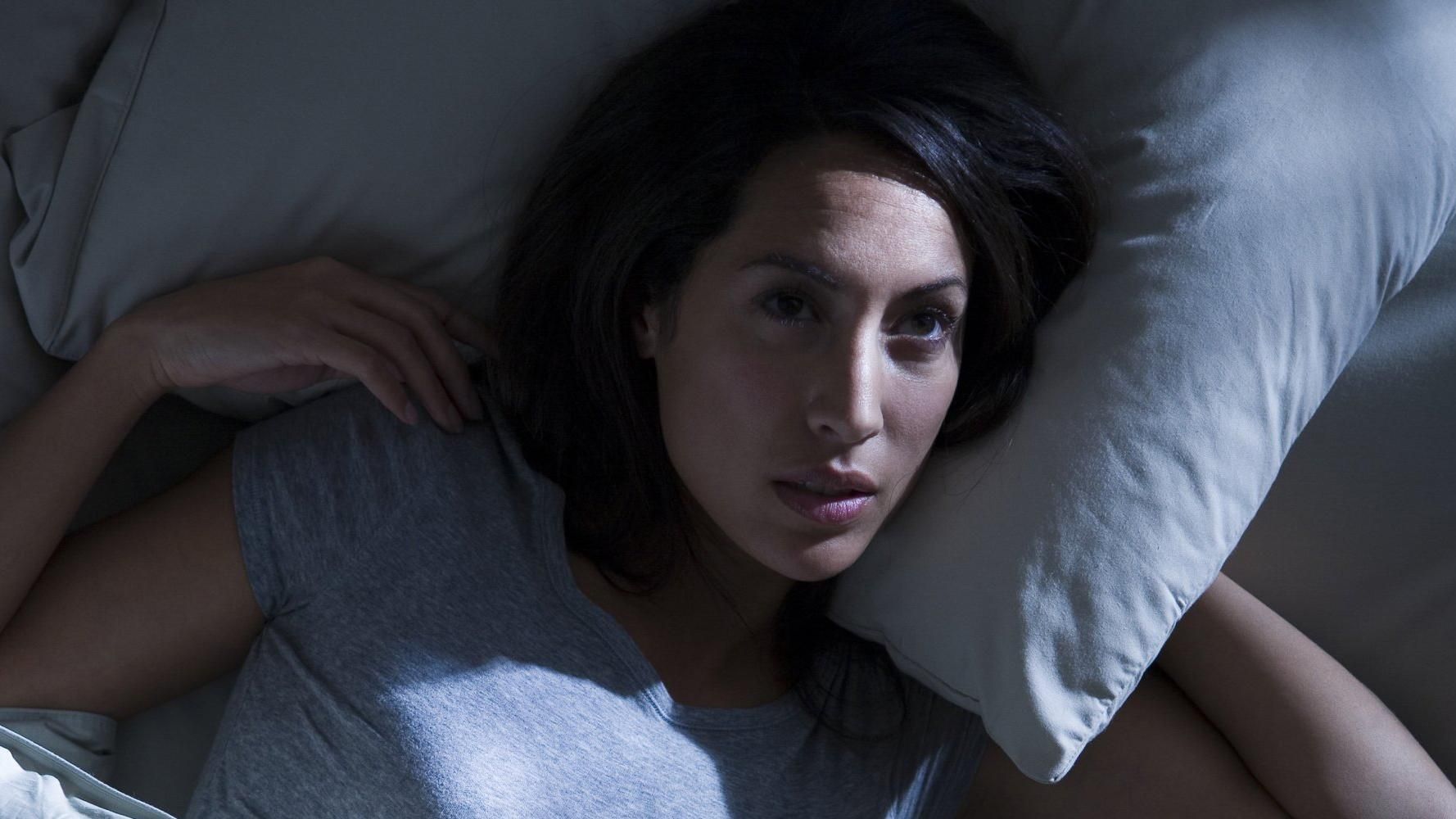 7 причин, через які люди прокидаються серед ночі