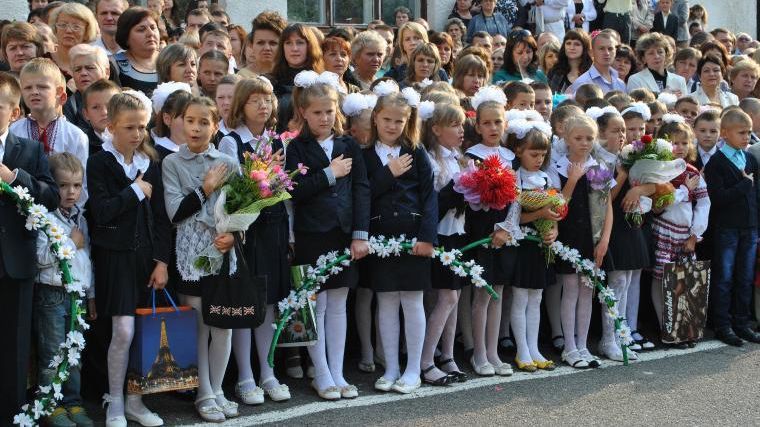 1 сентября – пережиток СССР: чем опасны школьные линейки