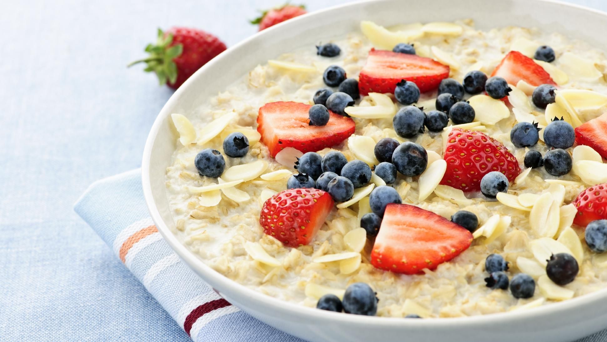 Что кушать на завтрак, чтобы защитить печень: ответ диетолога
