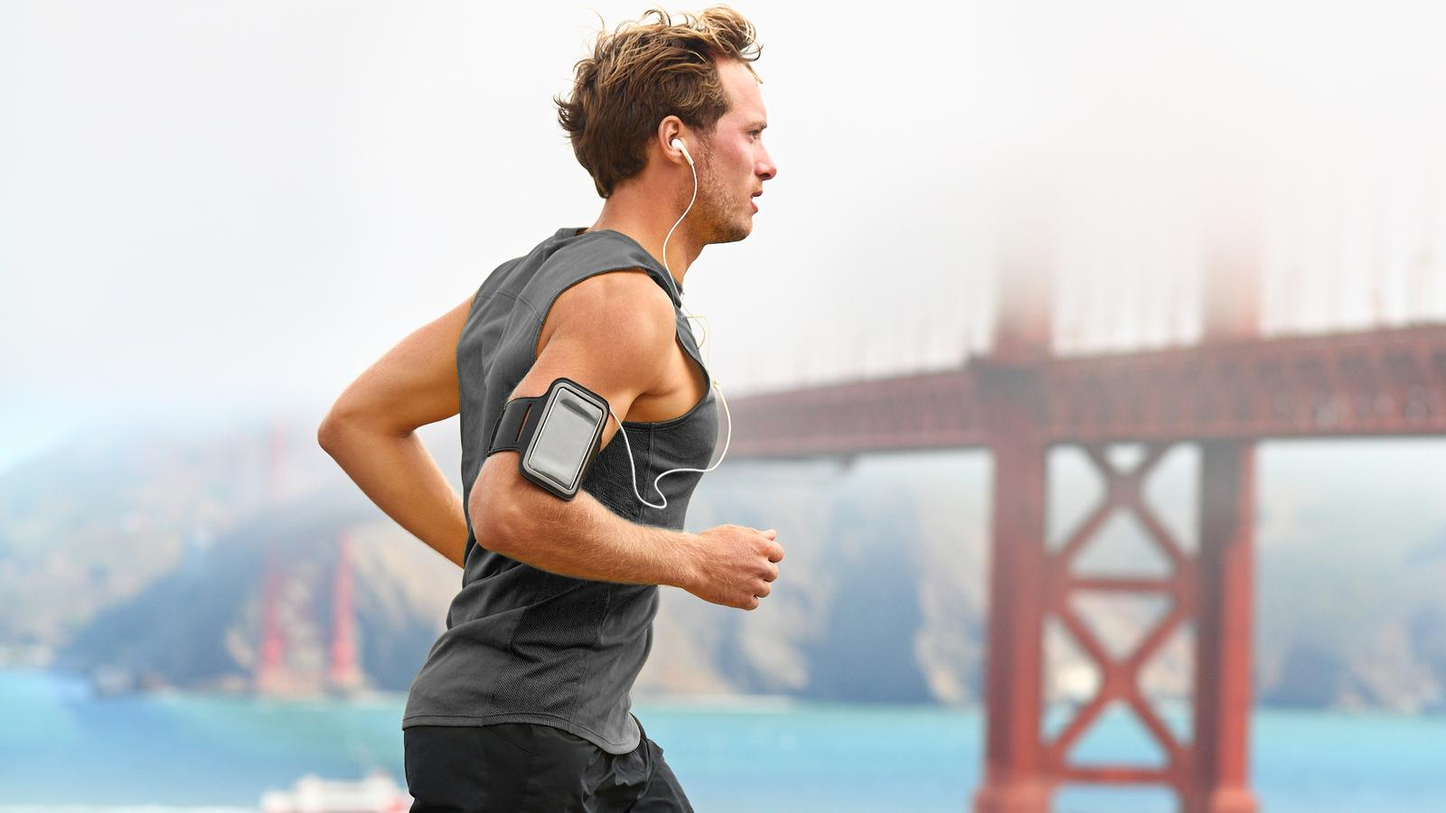 Почему нужно слушать музыку во время тренировки