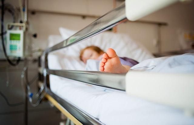 На Закарпатті зафіксовано спалах менінгококової інфекції: померла дитина