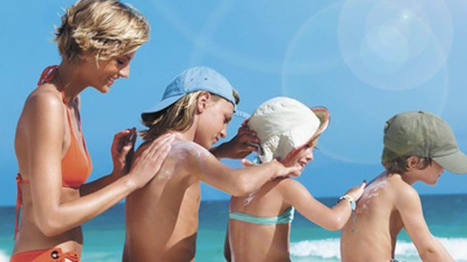 Почему солнцезащитные кремы нужно использовать в течение всего года