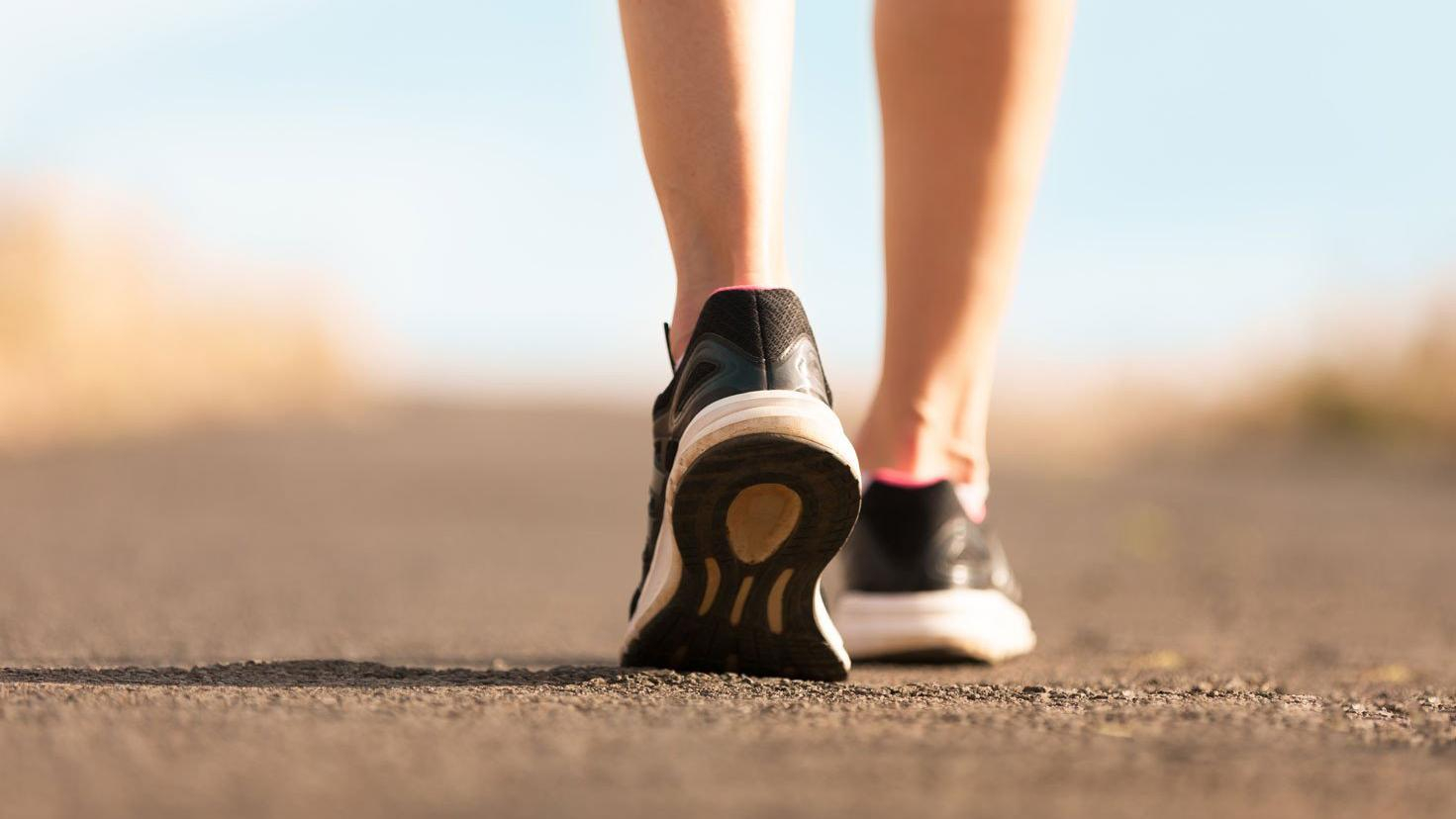 Кому стоит проходить 10 тысяч шагов ежедневно: объясняет тренер