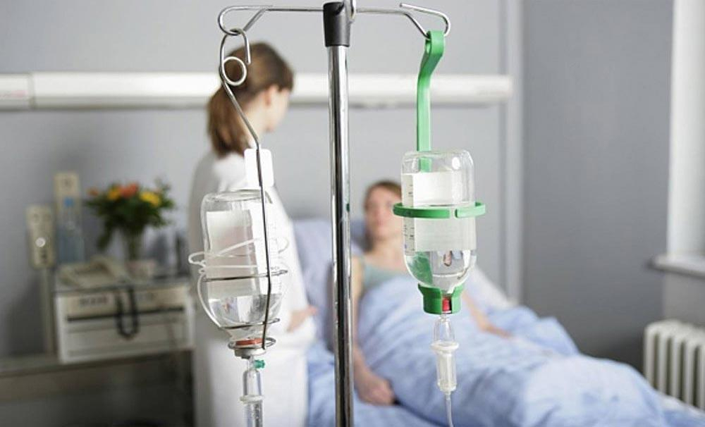 В Украине отменили запрет на популярный раствор для капельниц