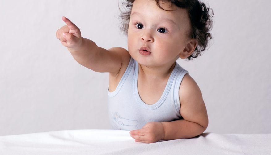 Вчені знайшли схожість жестів немовлят та деяких мавп