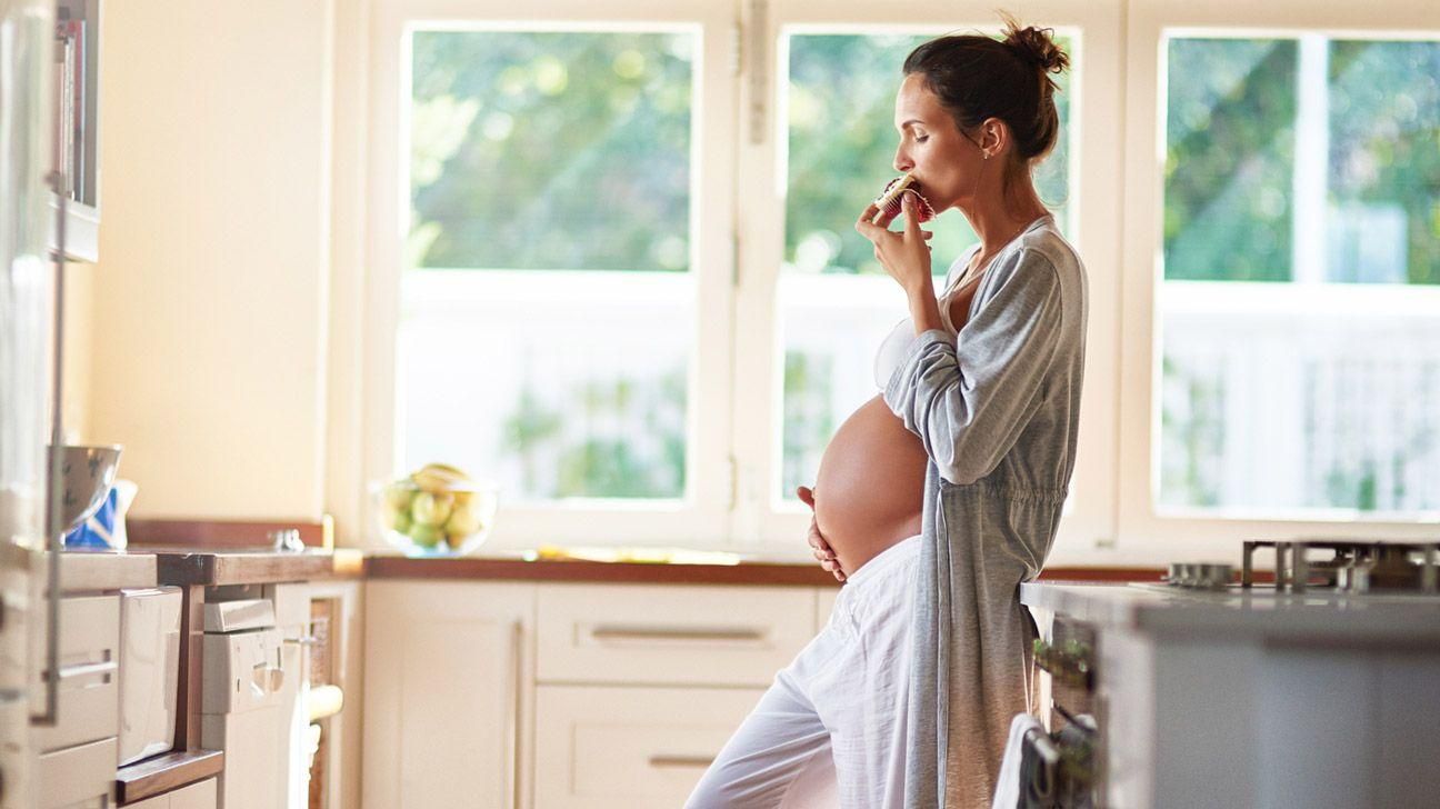 Чи потрібно вагітній їсти за двох: неочікувані висновки вчених