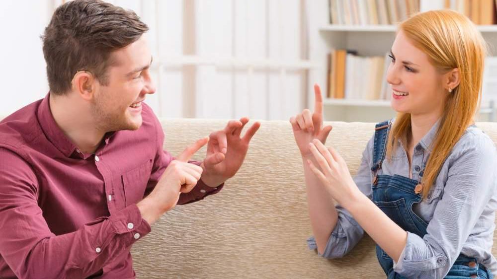 Супрун спростувала міф про єдину мову жестів