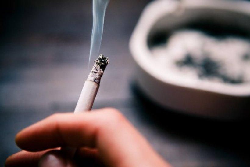 Скільки неповнолітніх курять в Україні: дані МОЗ