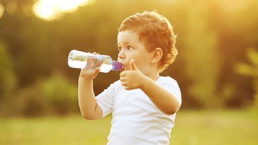 Вода чи компот: Комаровський розповів, що краще пити дітям