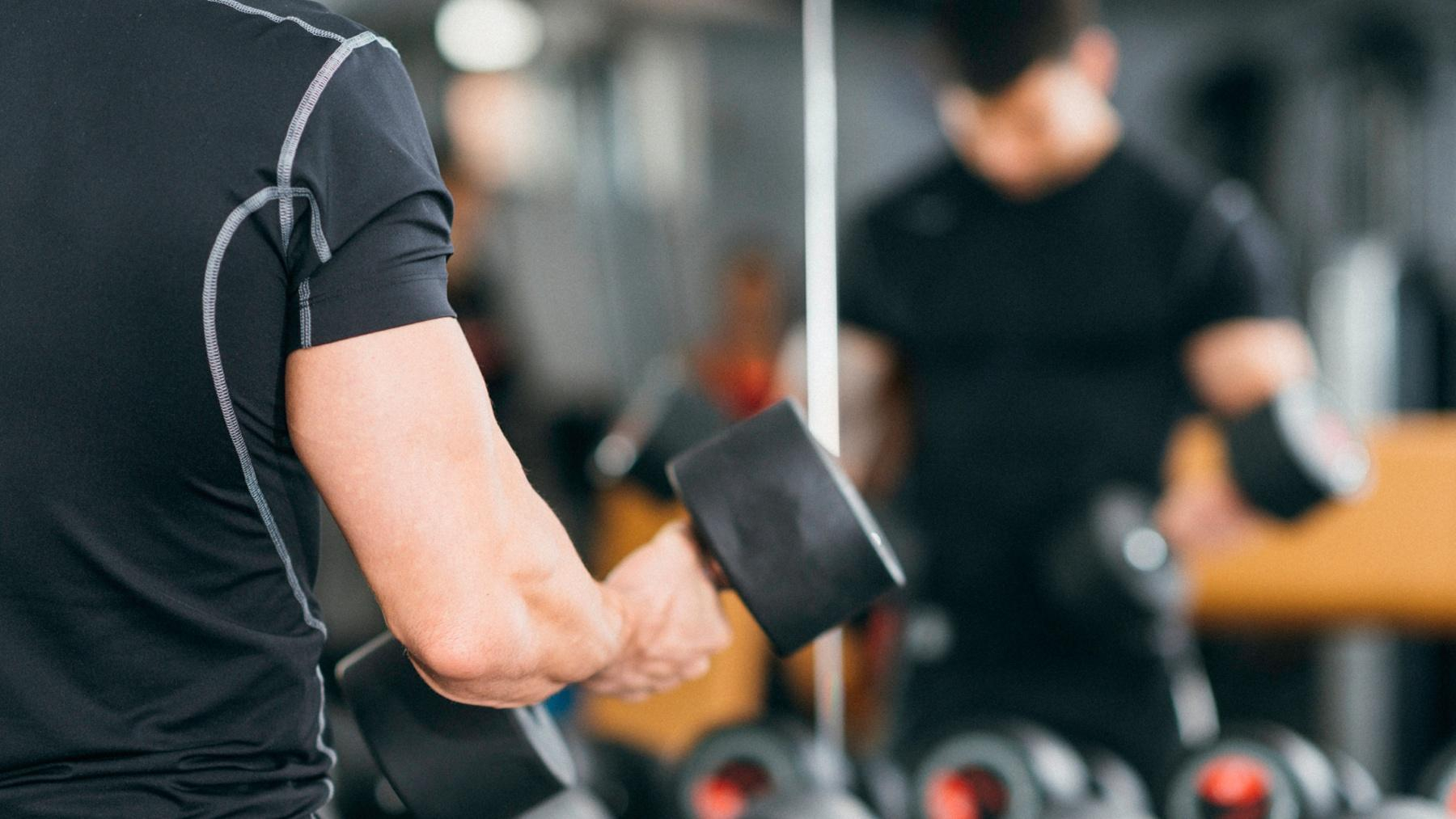 Чем полезен спорт для мужчин: влияние спорта на организм