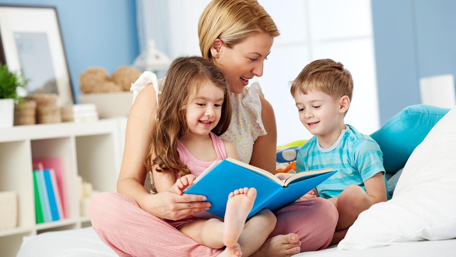 Як правильно читати дітям казки: пояснює психолог