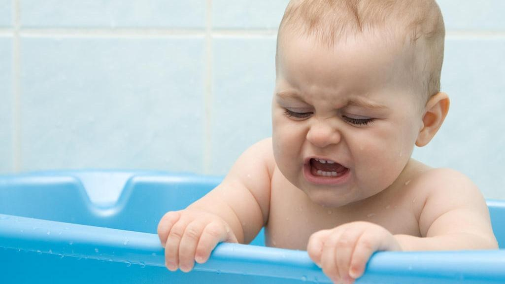 Що робити, якщо дитина боїться води: топ-4 поради