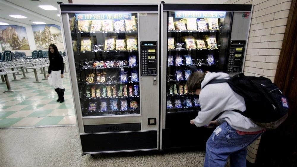 Полезна ли школьная еда из автомата: ответ диетолога