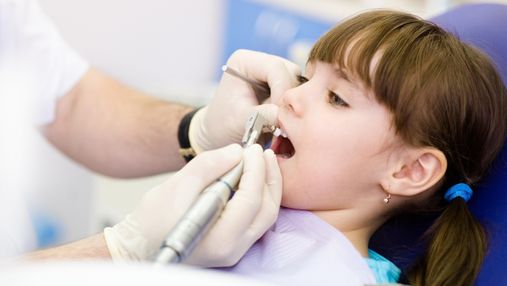 Комаровський пояснив, коли дітям потрібно герметизувати зуби