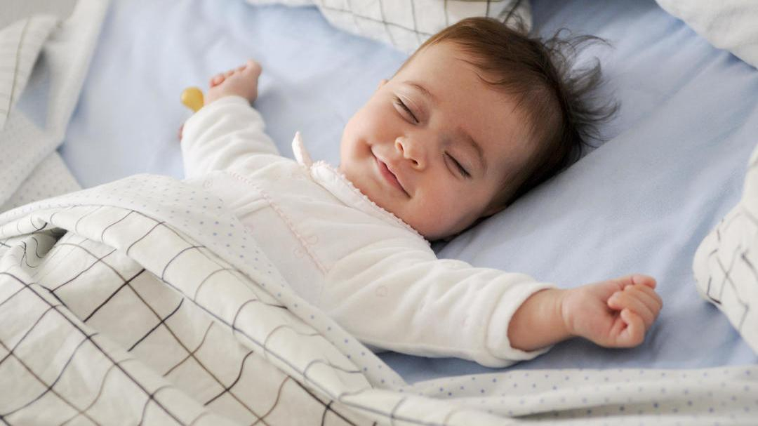 Як повинна спати дитина до 1 року: відповідь Комаровського