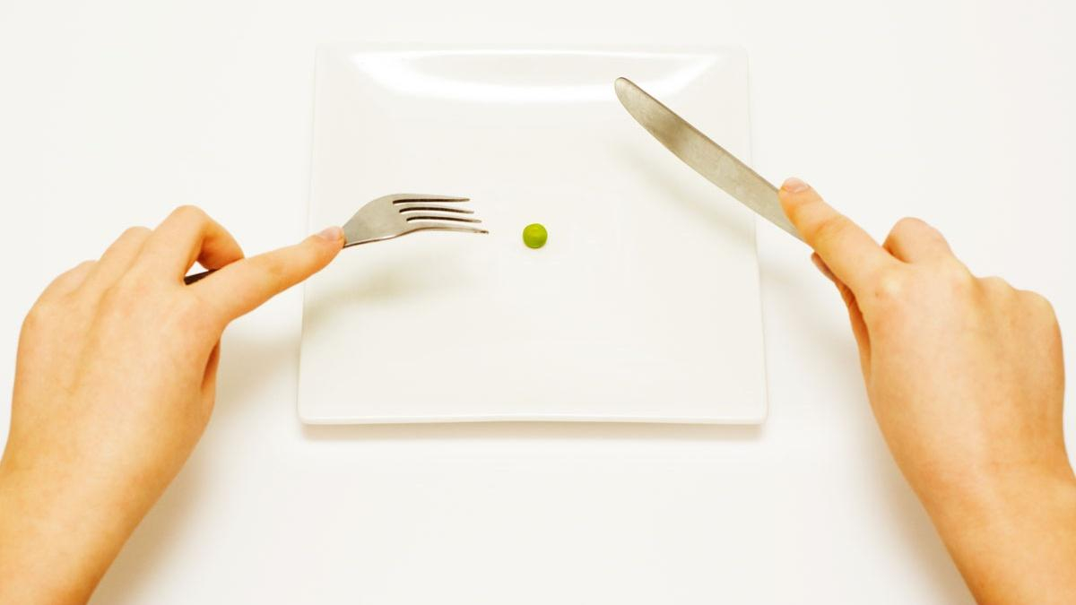 Как выявить анорексию: физические и эмоциональные симптомы