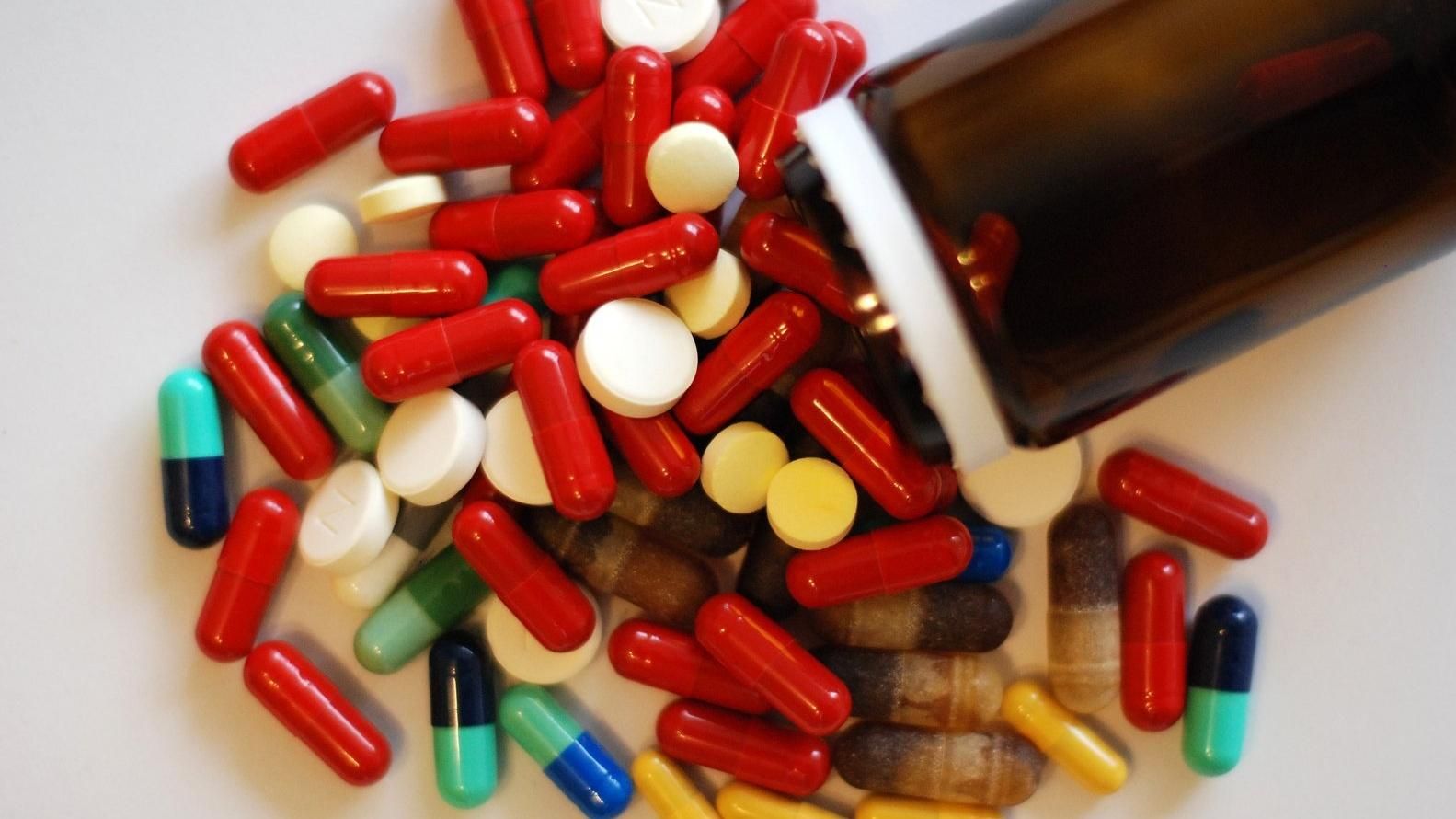 Сколько денег украинцы потратили на неэффективные лекарства