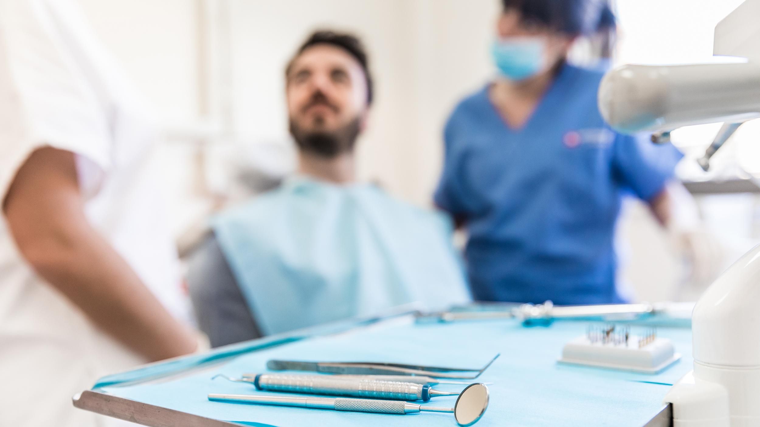 Відомий стоматолог назвав основні причини втрати зубів