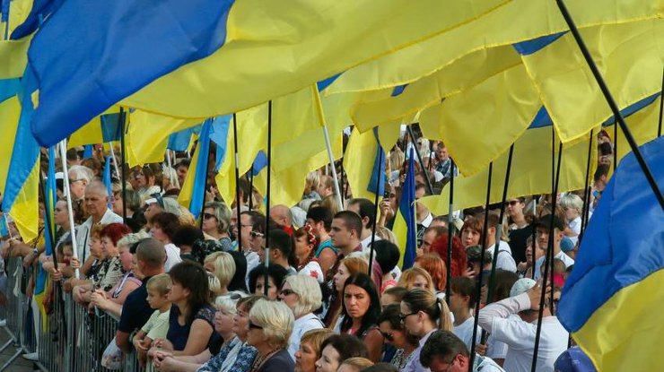 На скільки зменшилась кількість населення України за 10 місяців