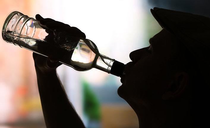 Как помочь человеку, больному алкоголизмом: советы врача