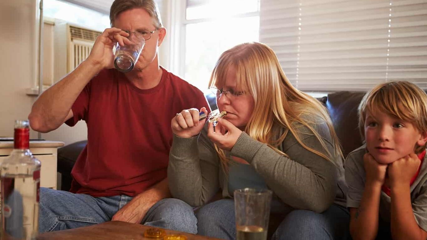 Алкоголизм родителей влияет на брак детей и выбор их партнеров