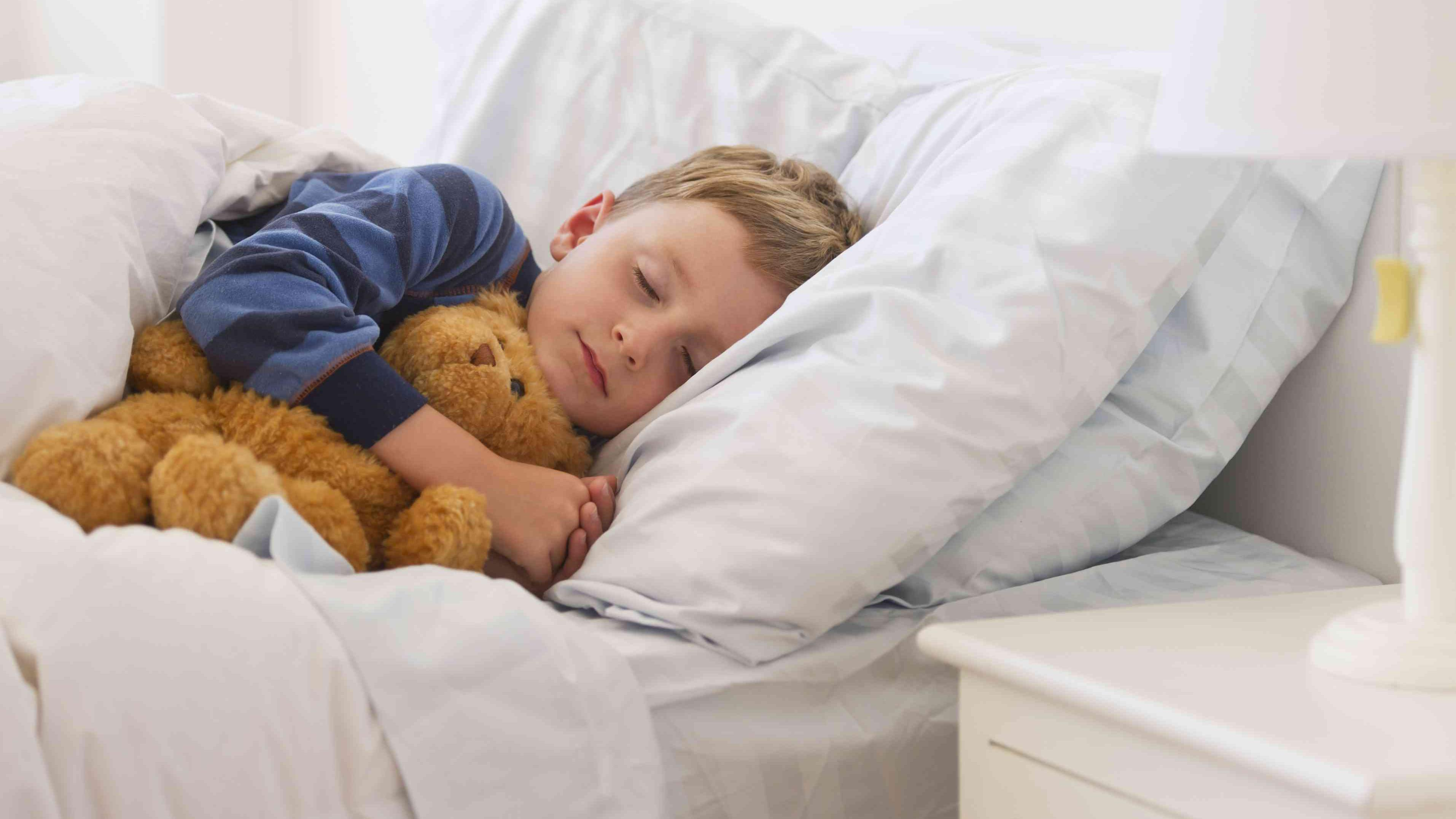 Комаровский рассказал, когда нужно укладывать детей спать