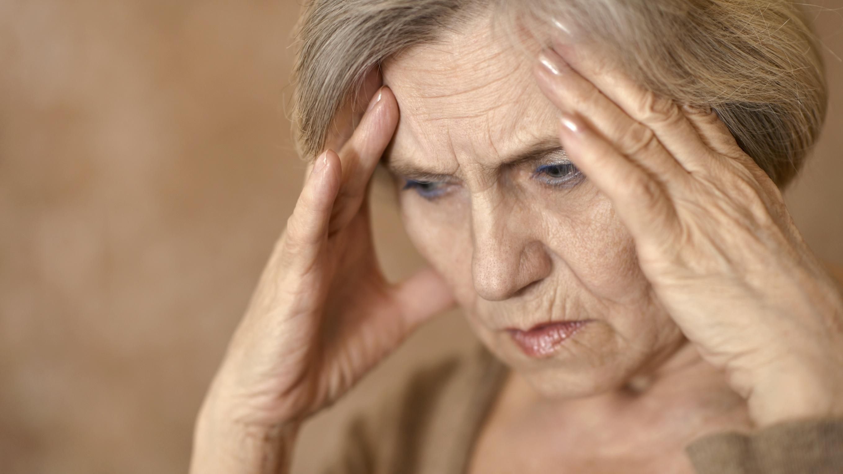 Хвороба Альцгеймера частіше вражає жінок, – вчені